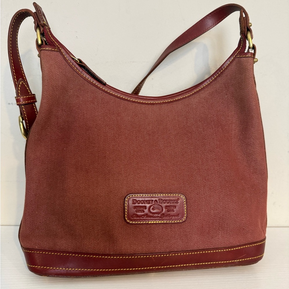 VTG Dooney and Bourke red purse with leather trim, shoulder bag